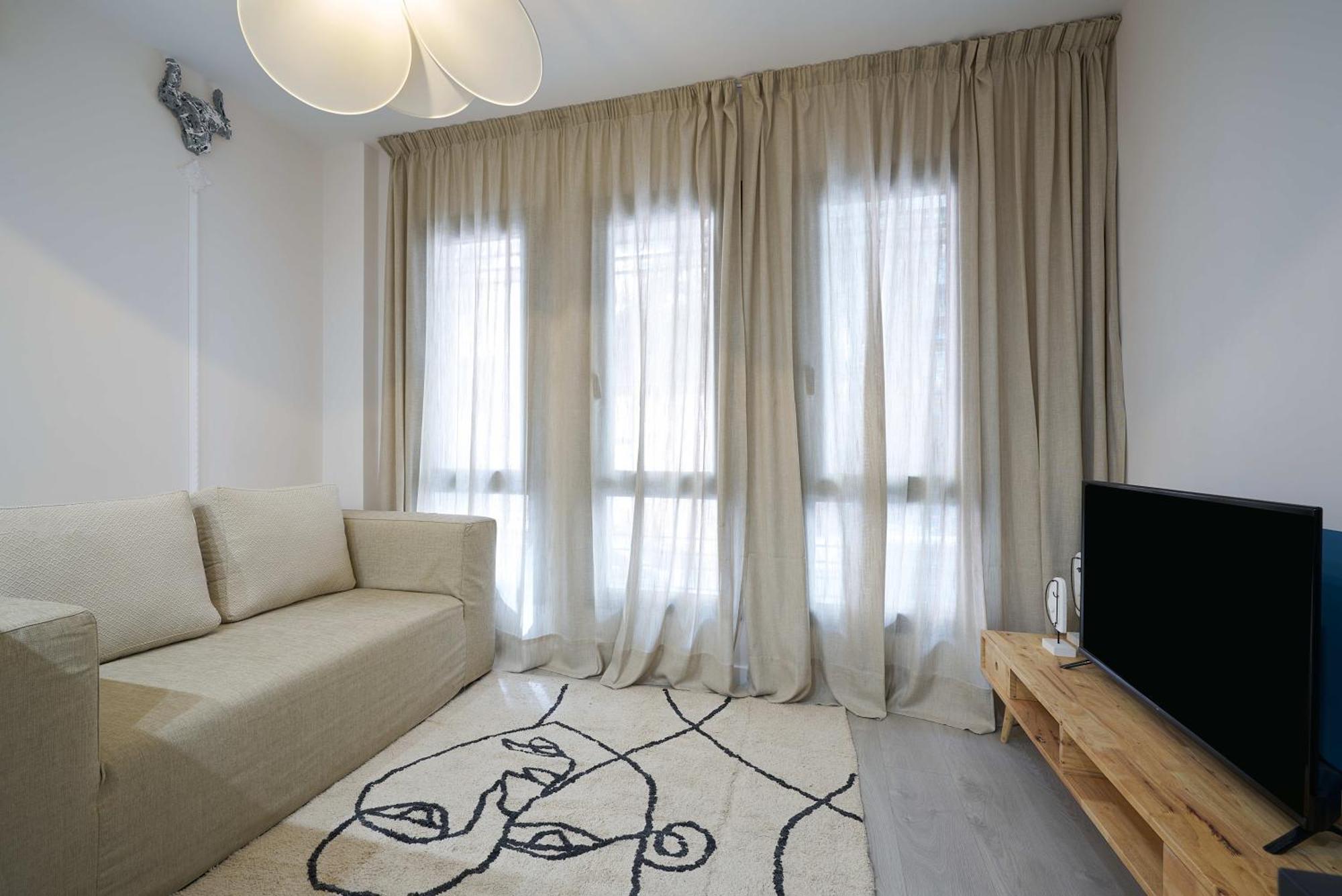 Picasso Con Patio Trasero *